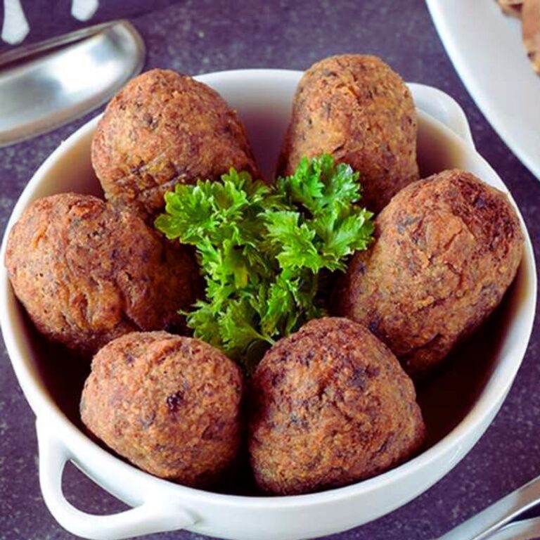 Bolinho Vegano de Lentilha com Molho Especial