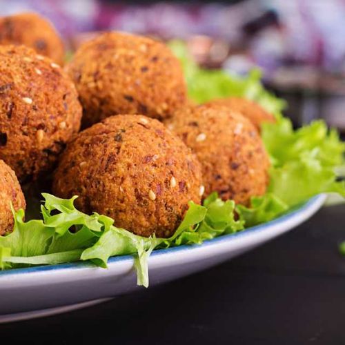 Bolinho de Grão-de-Bico com Ervas Frescas