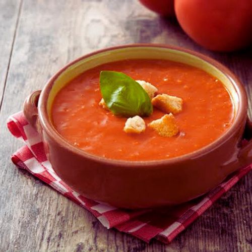 Sopa Fria de Tomate com Manjericão