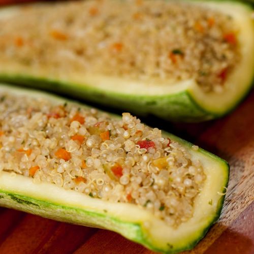 Abobrinha Recheada Vegana com Quinoa Fitness