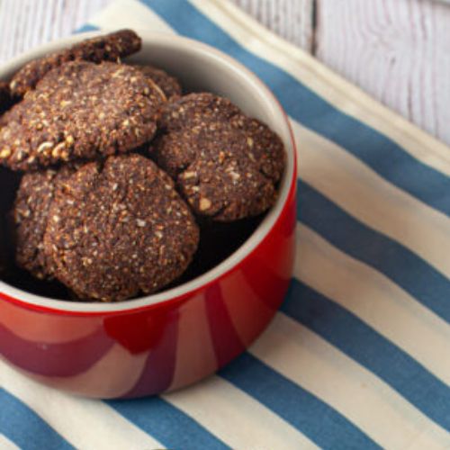 Biscoitos Veganos de Cacau e Amêndoas Sem Açúcar