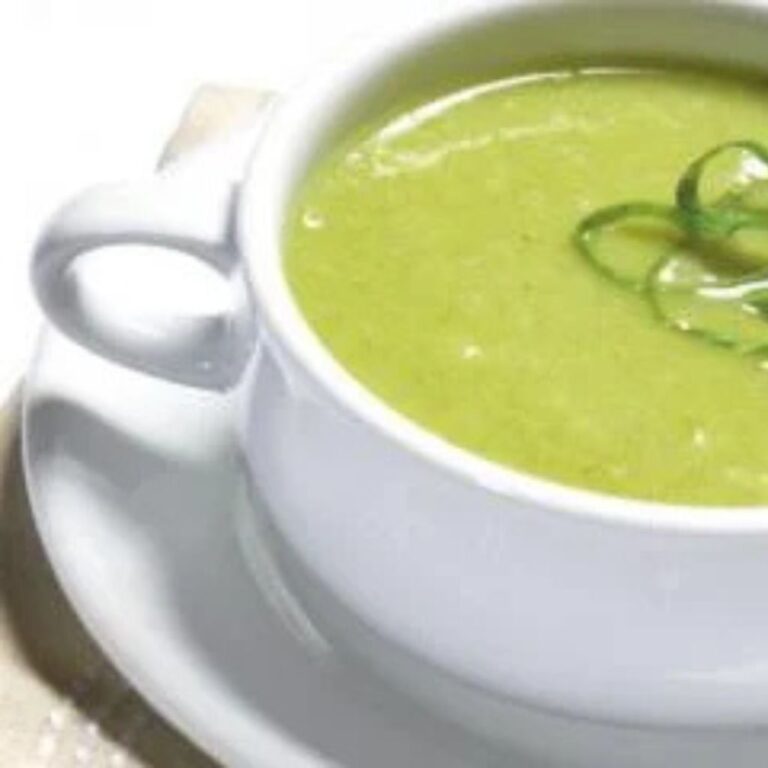 Caldo Verde Vegano com Batata-Doce e Couve Sem Glúten