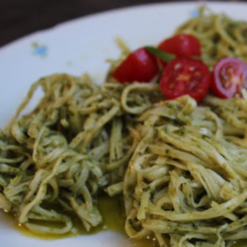 Espaguete de Pupunha com Molho ao Pesto Low Carb