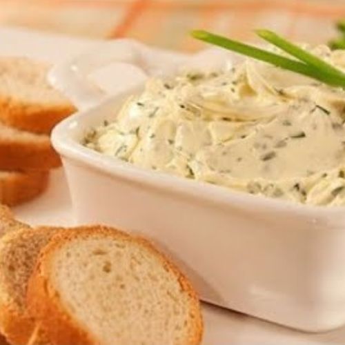 Patê de Alho Vegano com Torradas Integrais Fitness