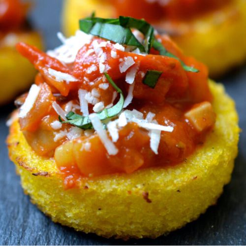 Polenta Grelhada Vegana com Molho de Tomate Sem Glúten