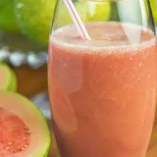 Smoothie Vegano de Goiaba com Gengibre Fitness
