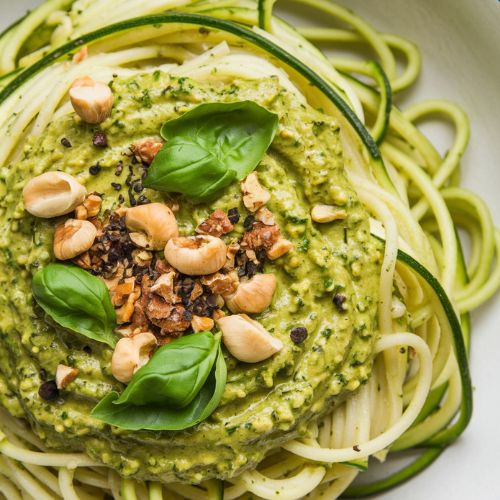 Spaghetti de Abobrinha ao Pesto Vegano