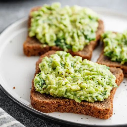 Torradas Veganas com Pasta de Abacate Low Carb