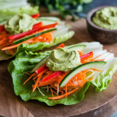 Wrap Vegano de Alface com Creme de Abacate Fitness