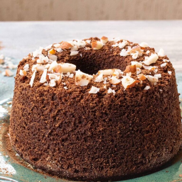 Bolo Vegano de Cacau com Café e Castanhas Sem Açúcar