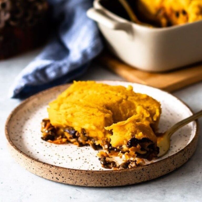 Escondidinho Vegano de Lentilha com Purê de Abóbora-Cabotiá