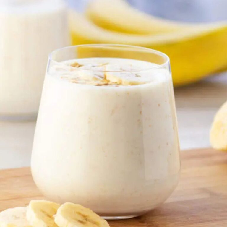 Iogurte Vegano de Banana com Calda de Maracujá