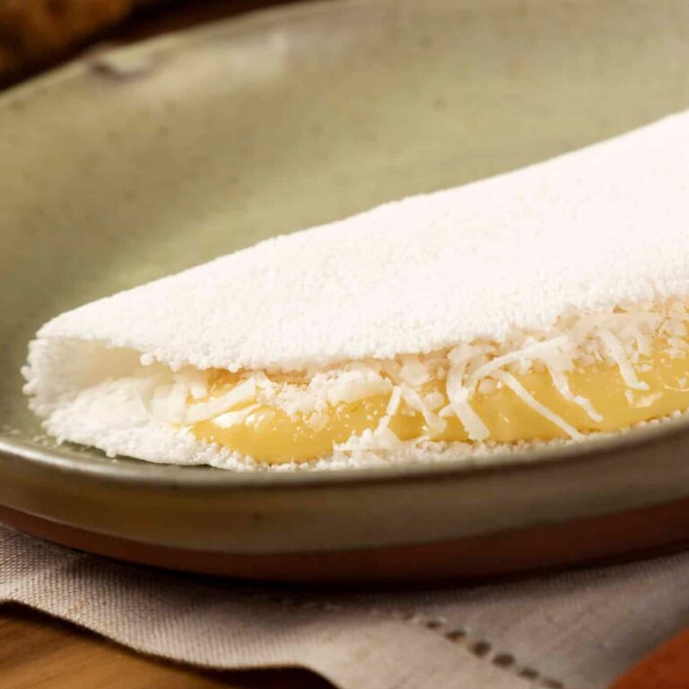 Tapioca Vegana com Recheio de Coco e Melado de Cana